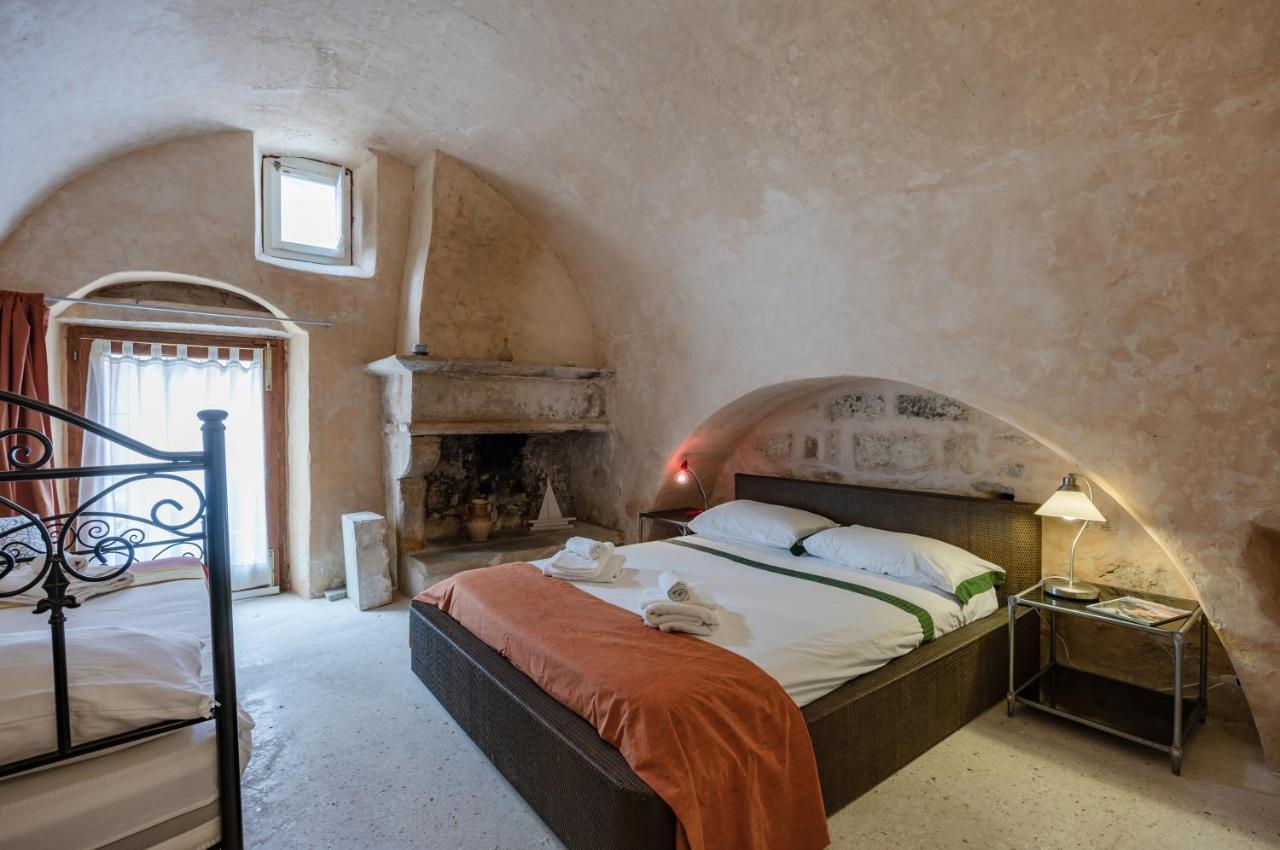 Casa Dei 5 Camini With Terrace Apartman Ortelle Kültér fotó